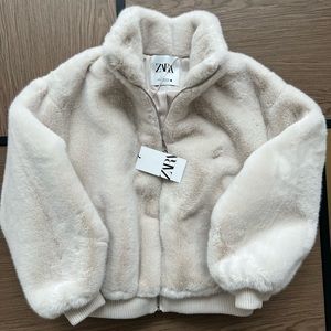 Zara Woman Faux Fur Bomber Jacket. Size XS. Ecru